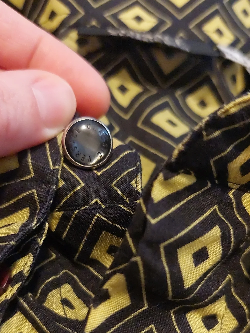 Retro Versace Classic Button-Up - Picture 4 of 7